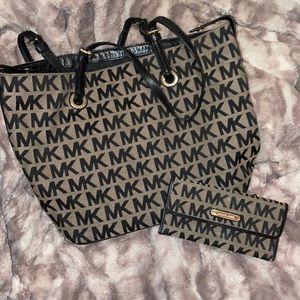 Michael Kors purse and wallet set